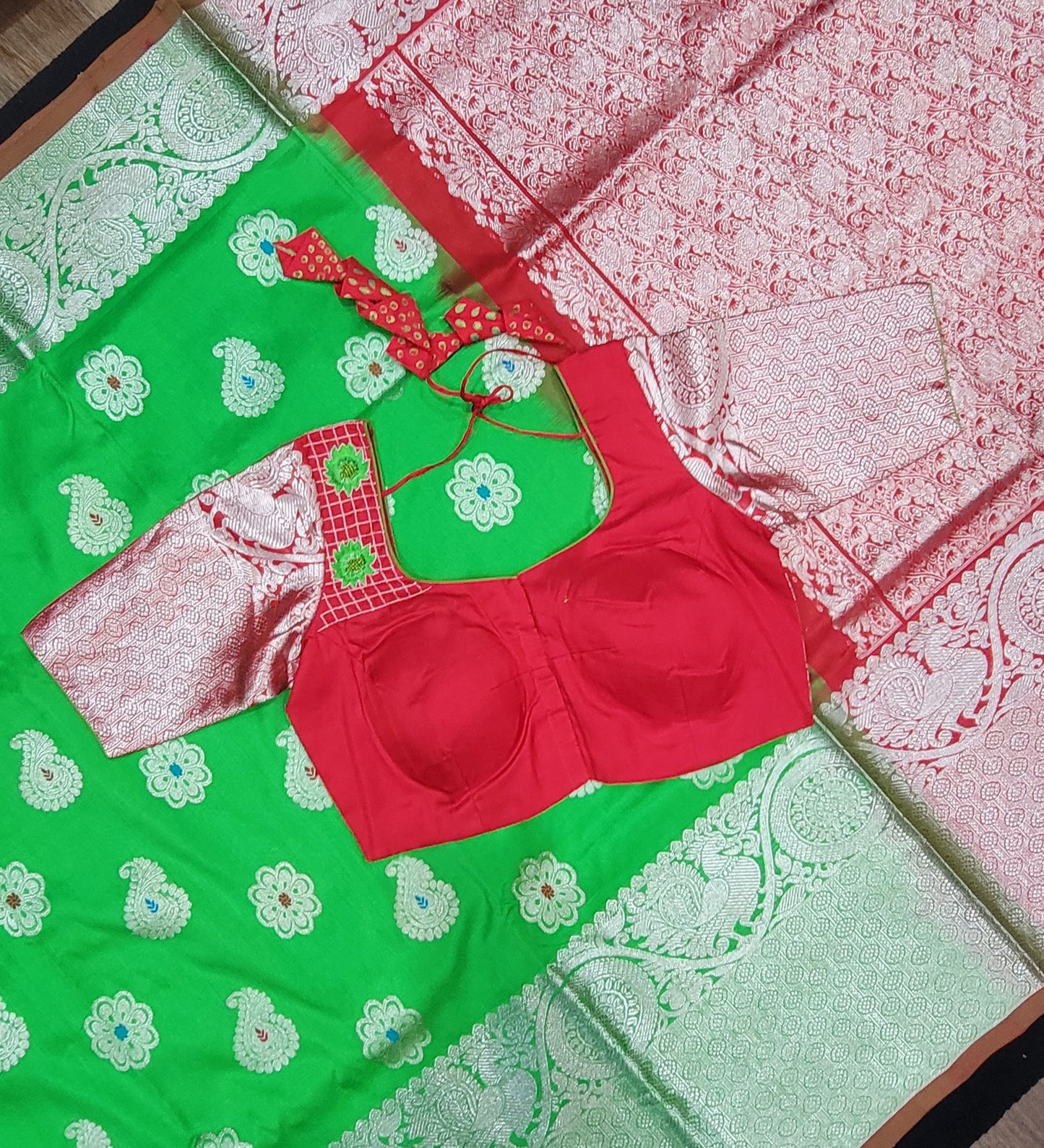 Venkatagiri Silk Saree w/ Blouse in Green and Red