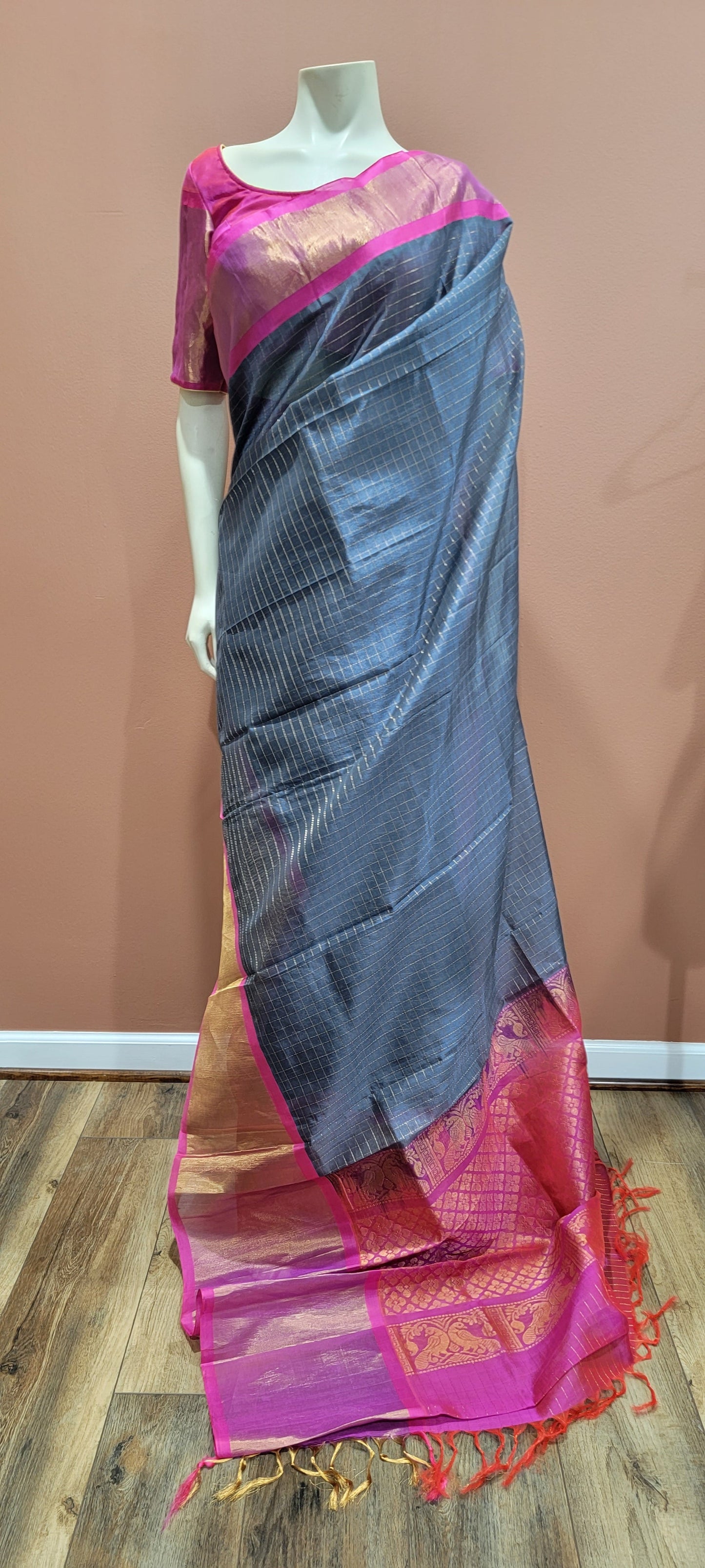 Kuppadam Saree w/ Blouse Collection