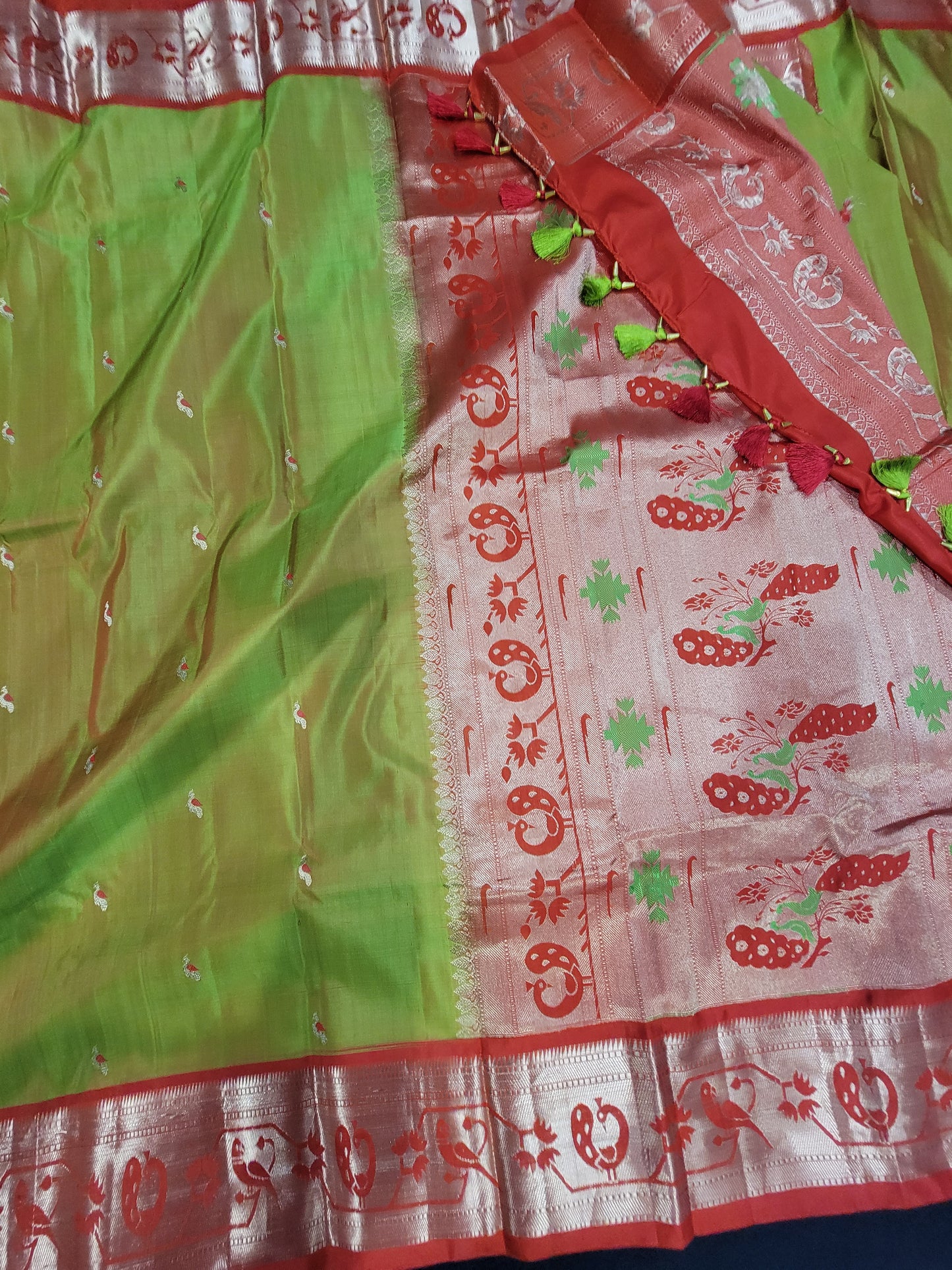 Pure Kanchi Pattu Silk Saree w/ Work Blouse in Green and Red