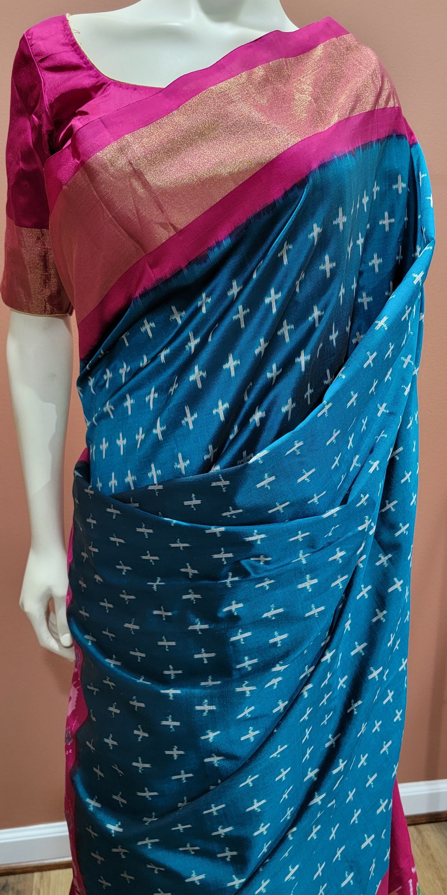 Double Ikkath Silk Saree w/blouse in Blue and Pink