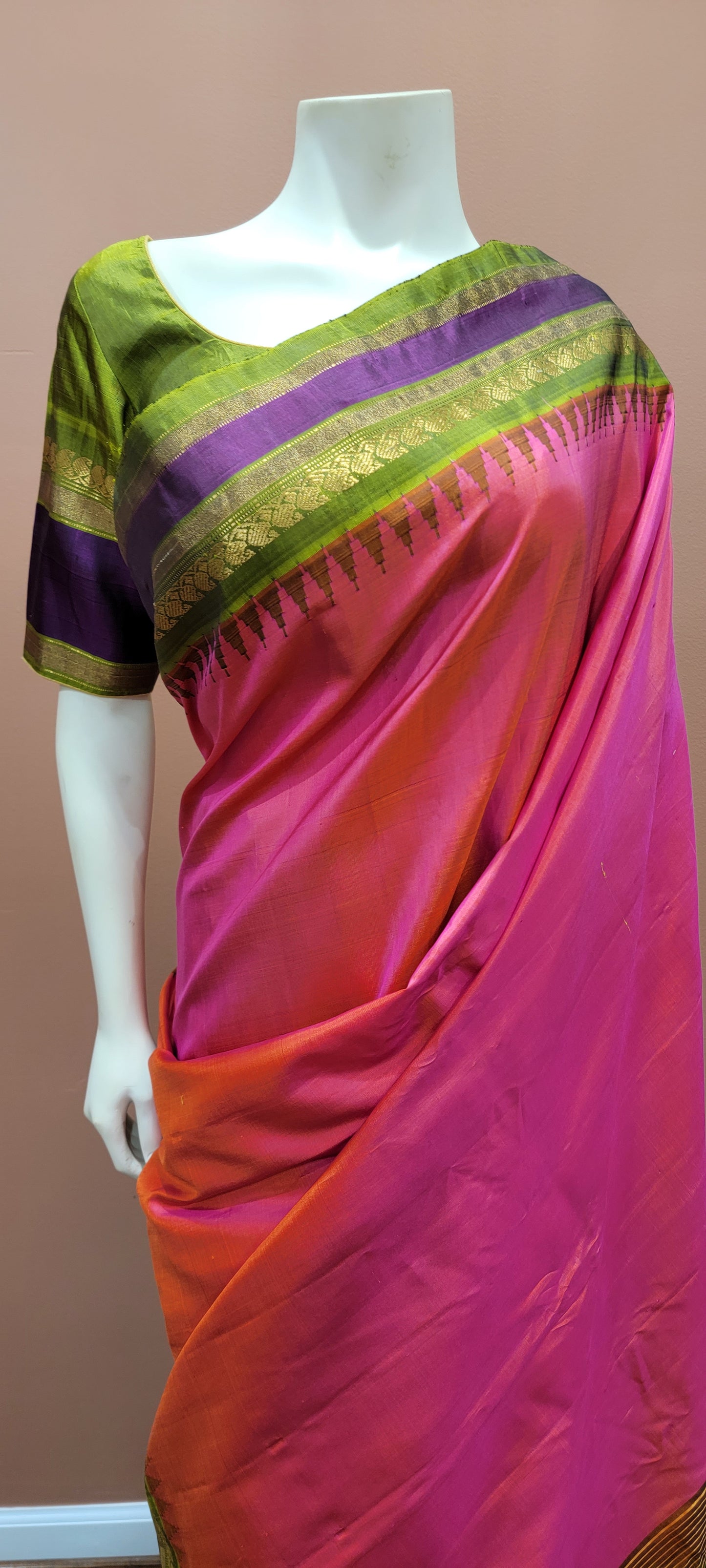 Gadwal Silk Saree w/ Blouse in Dual Colors